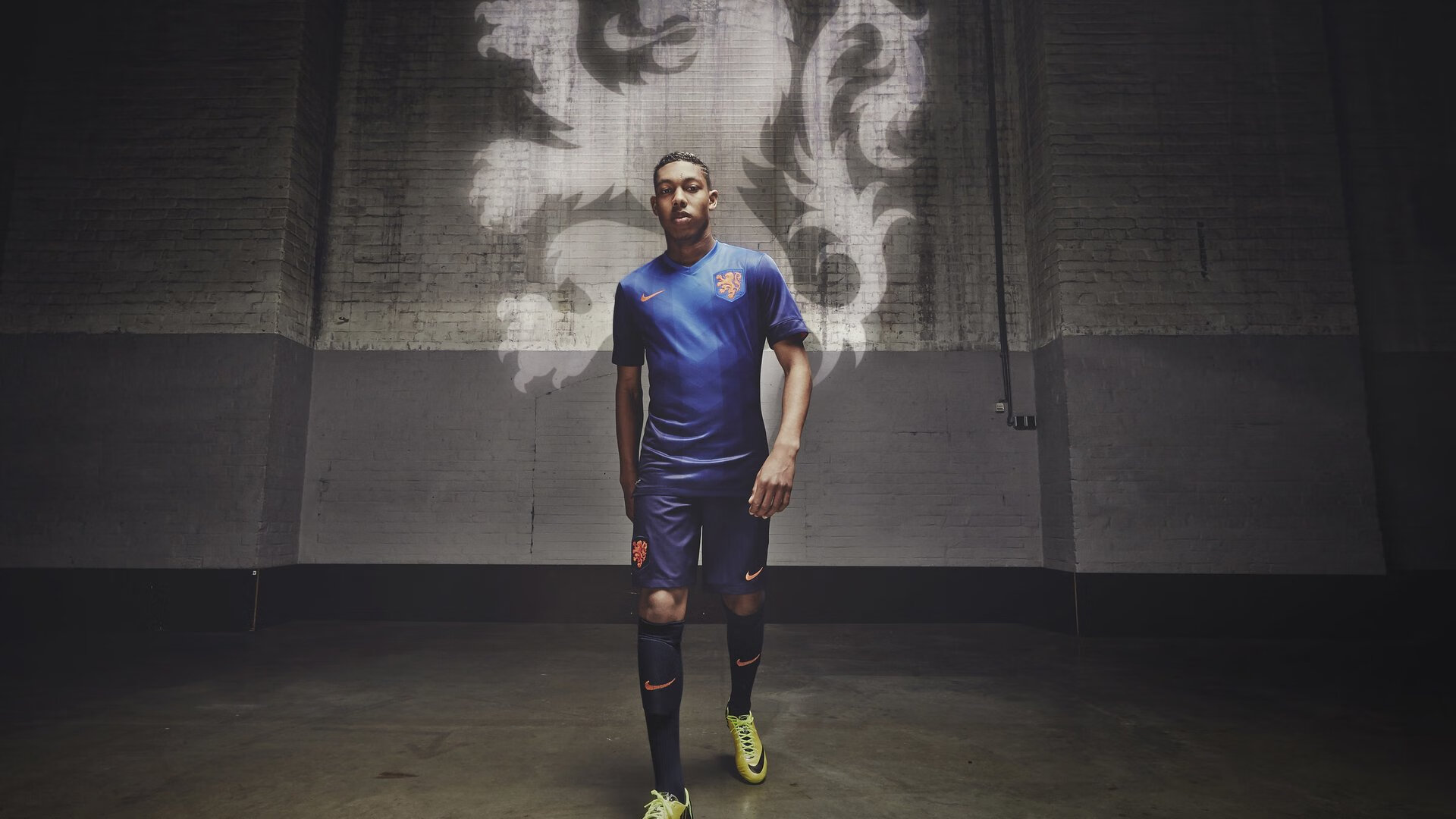 年度焦点之战之夜，莱奥大场面先生