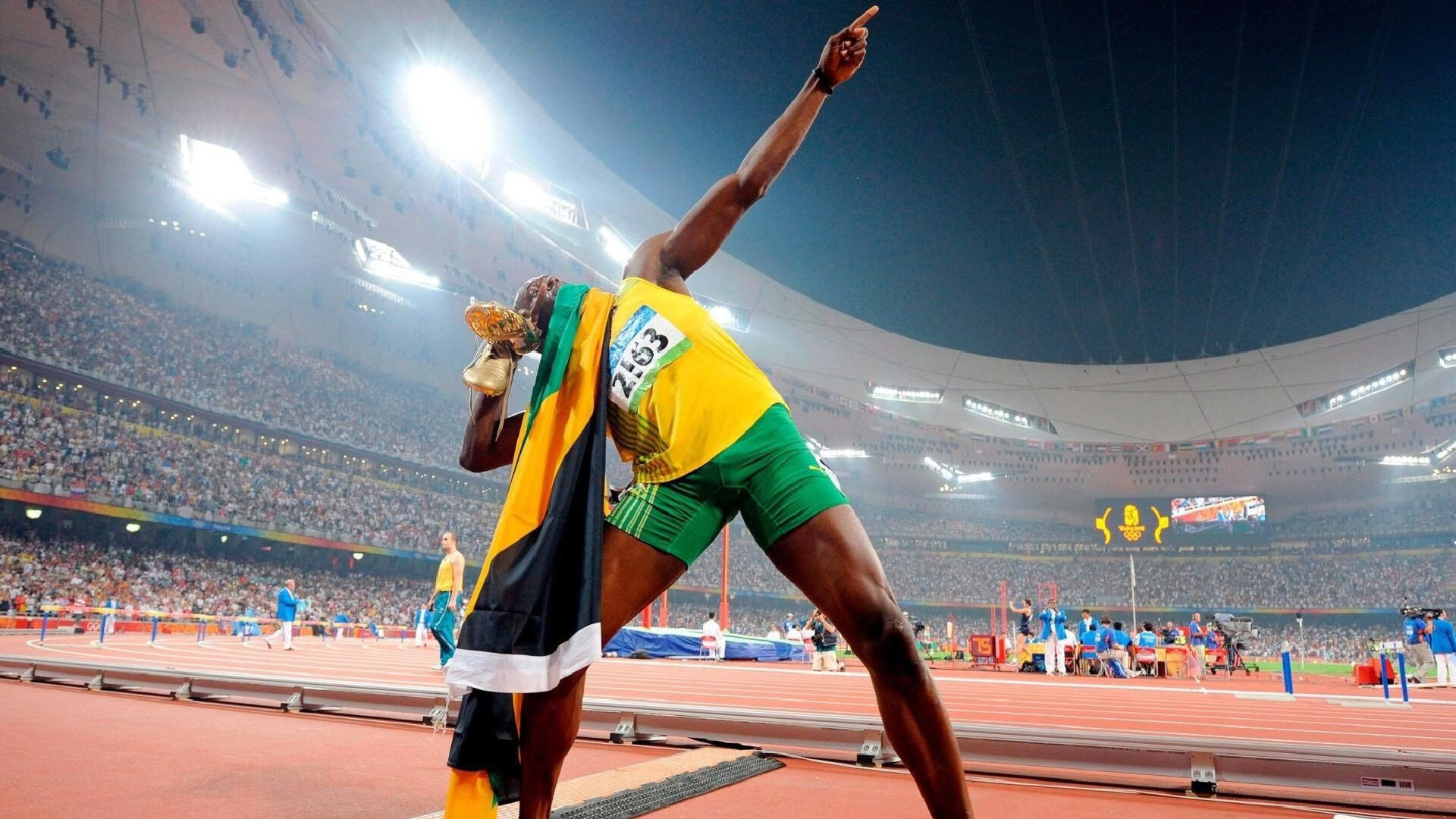 活塞击溃广东队，利拉德在意甲焦点战接管比赛，体育世界的平行交响