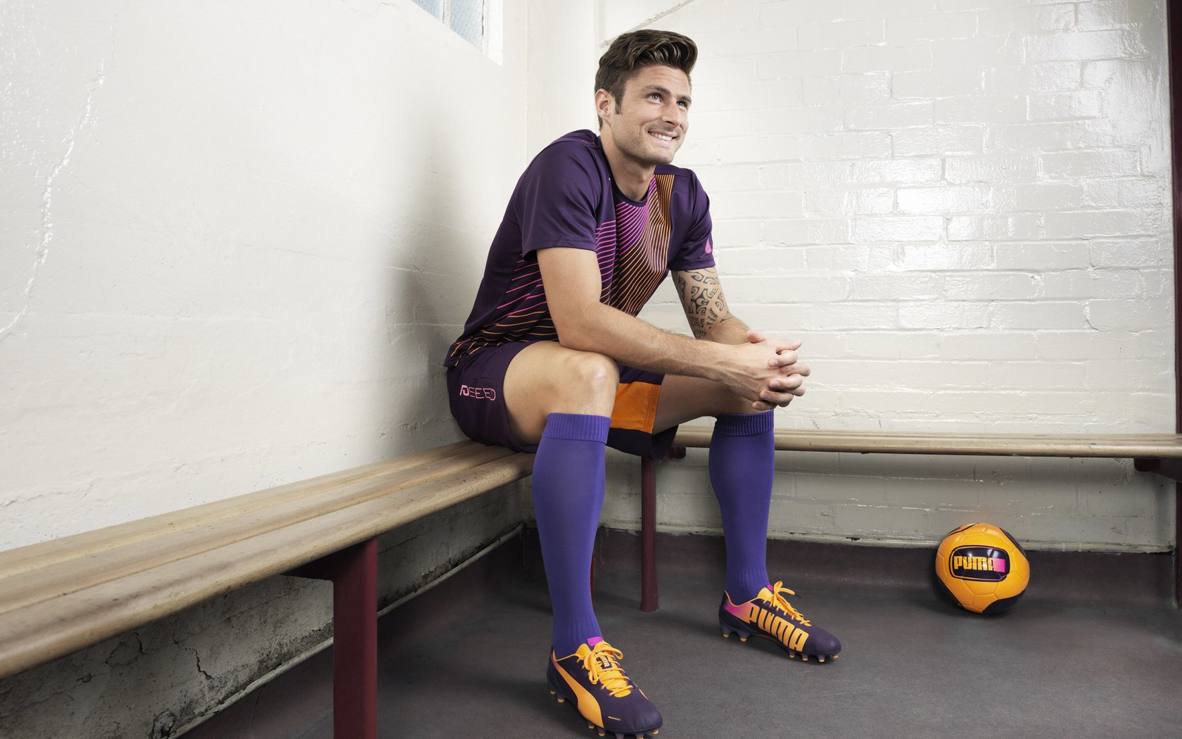 黄喜灿打出生涯之夜，曼城防守锁死多特蒙德，当利矛刺向叹息之墙